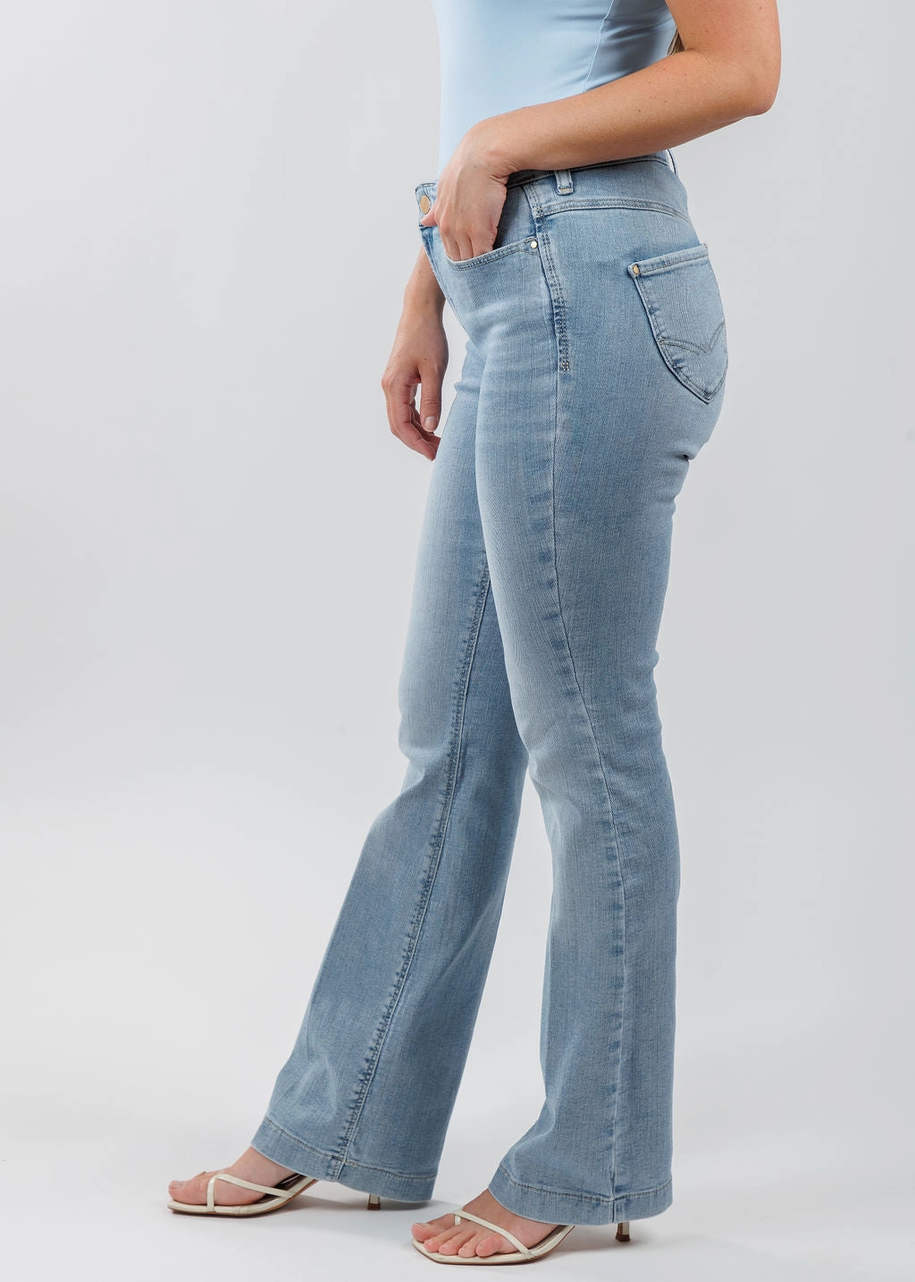 Dream Boot Jeans 32" - Summer Blue Clouds Wash Abrasion Resistant Surface Urban appeal