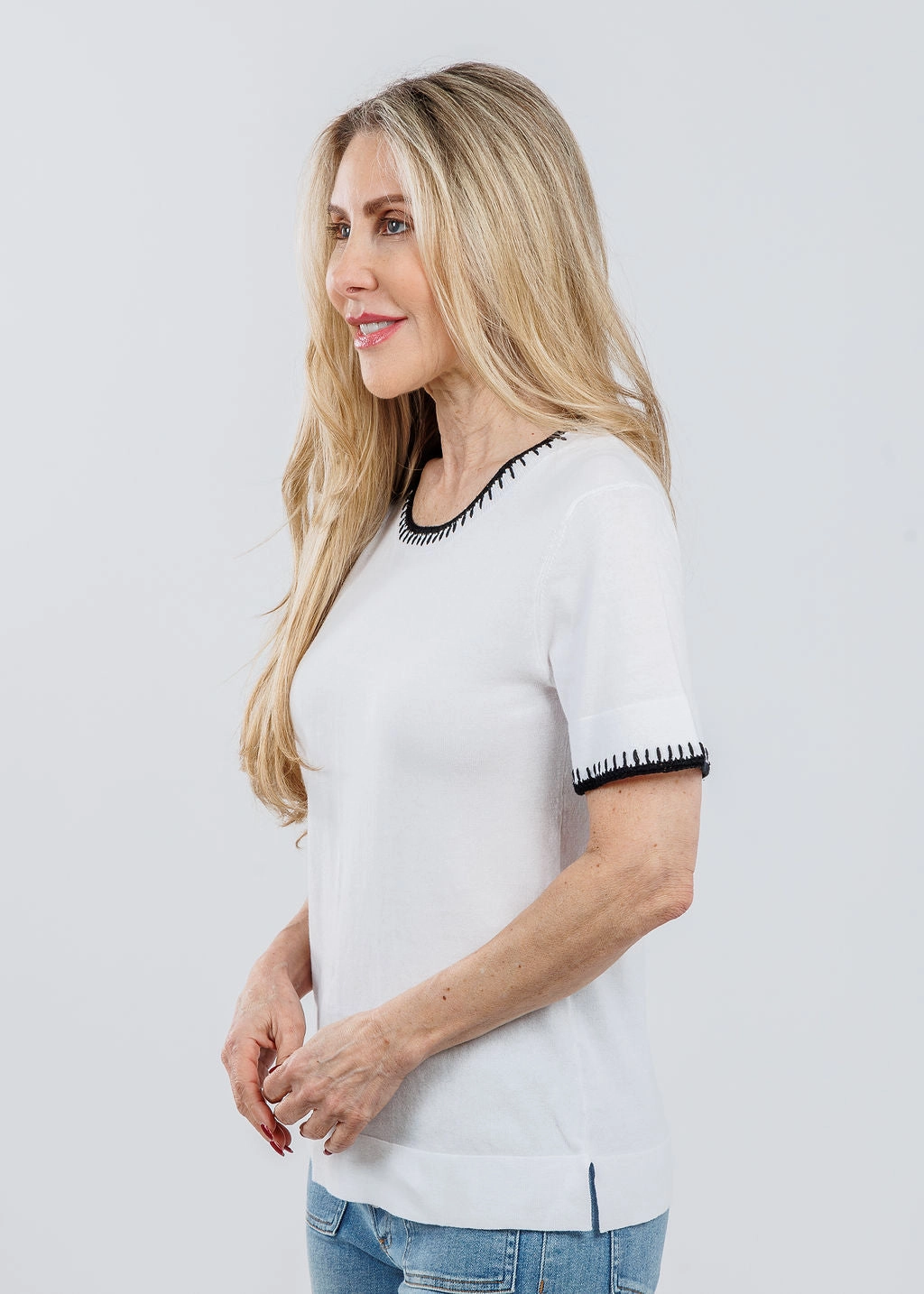 Affordable Luxury Fitted Silhouette Ali Whipstitch Tee - White/Black