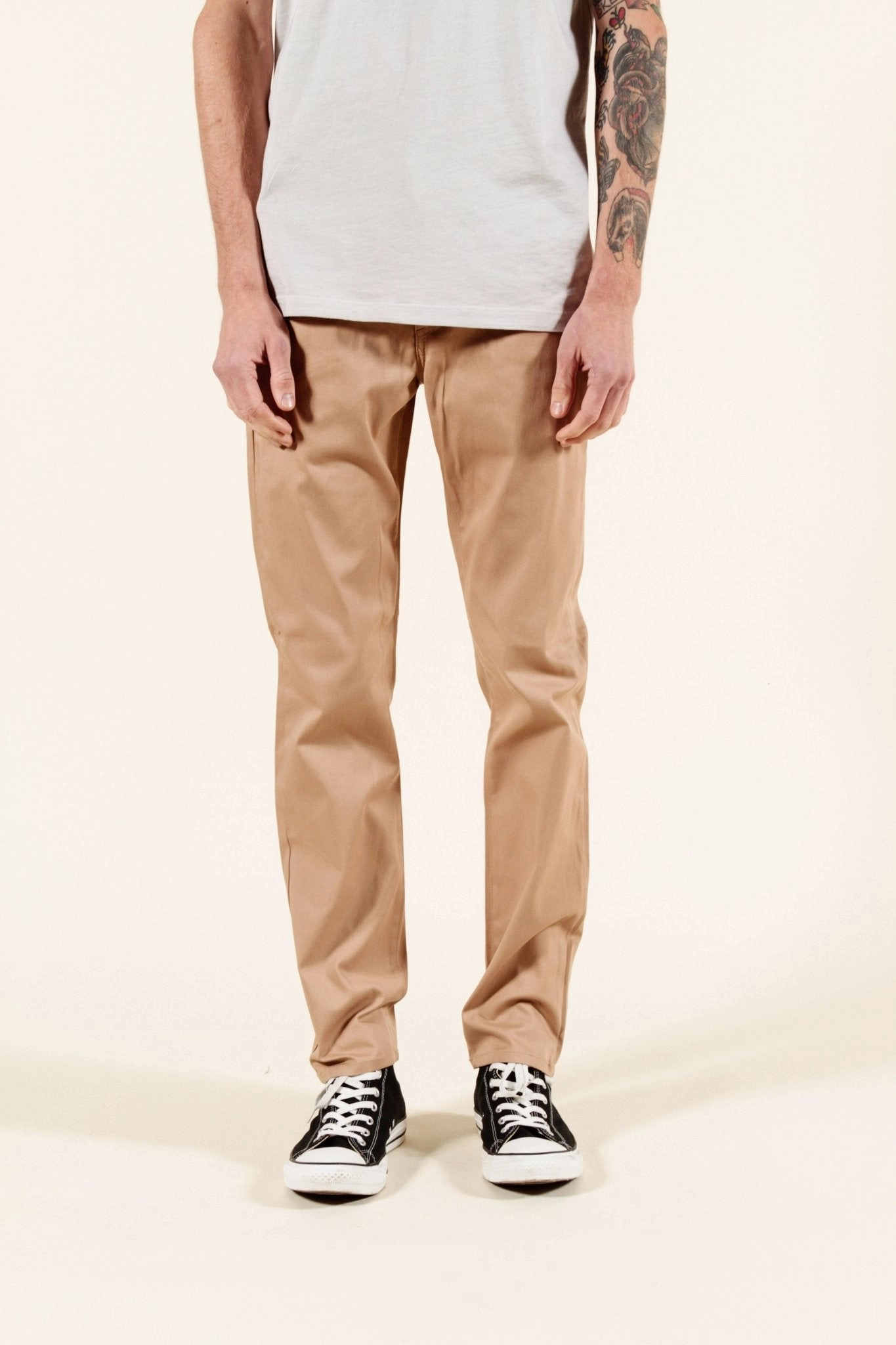 Neutral Look ALMOND | SUMMER CHINO SLIM