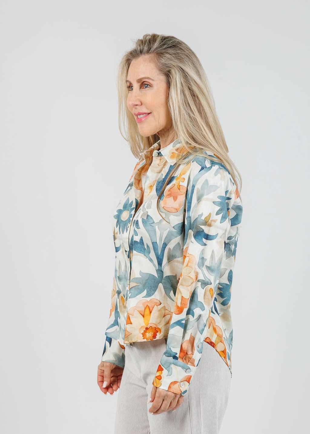 Andie Terra Floral Crop Shirt - Natural/Teal Lightweight Material