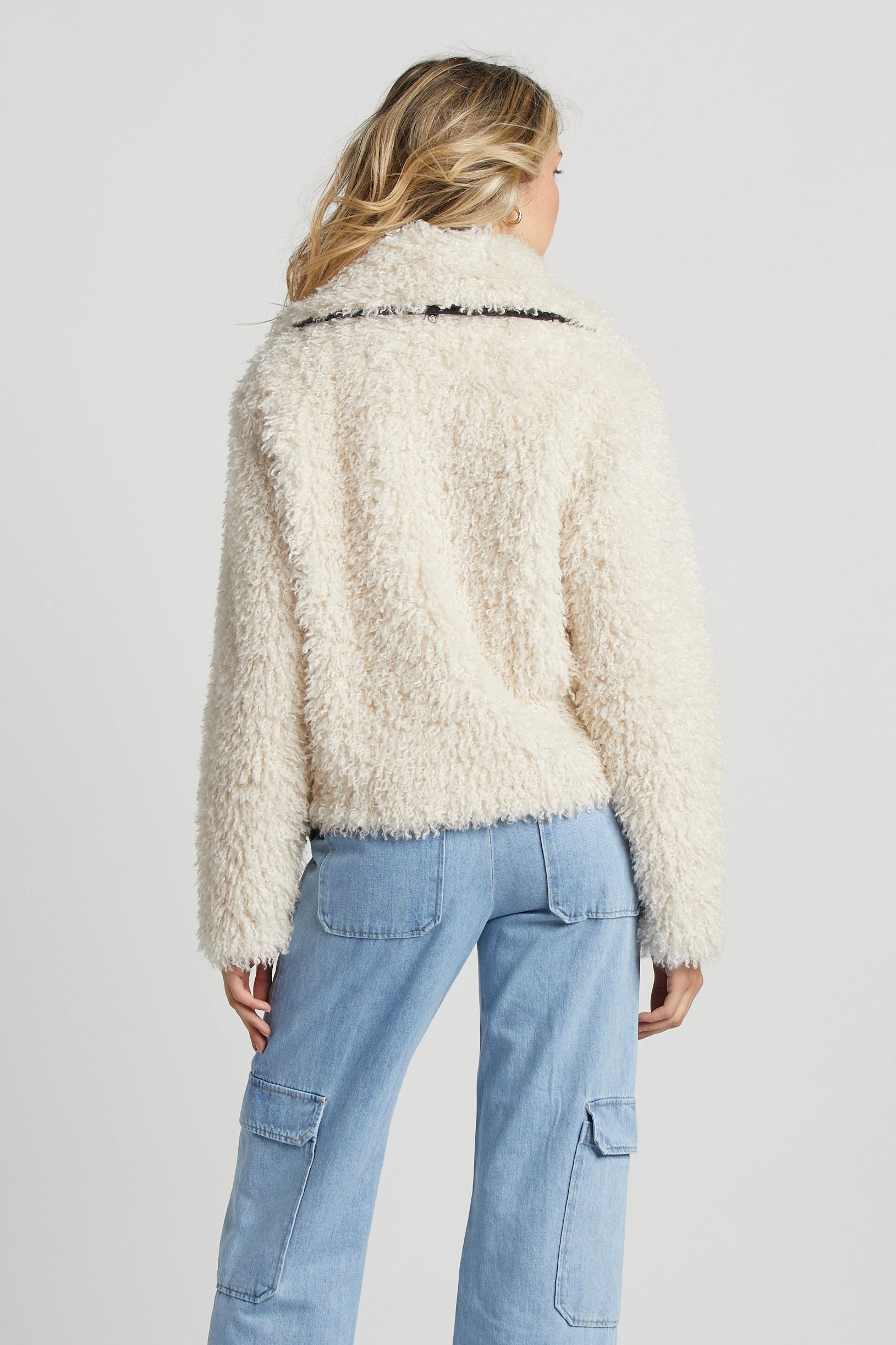 Layer Essential Piece Bonded Edge Finish Carrie Short Mongolian Faux Fur Coat - Ivory