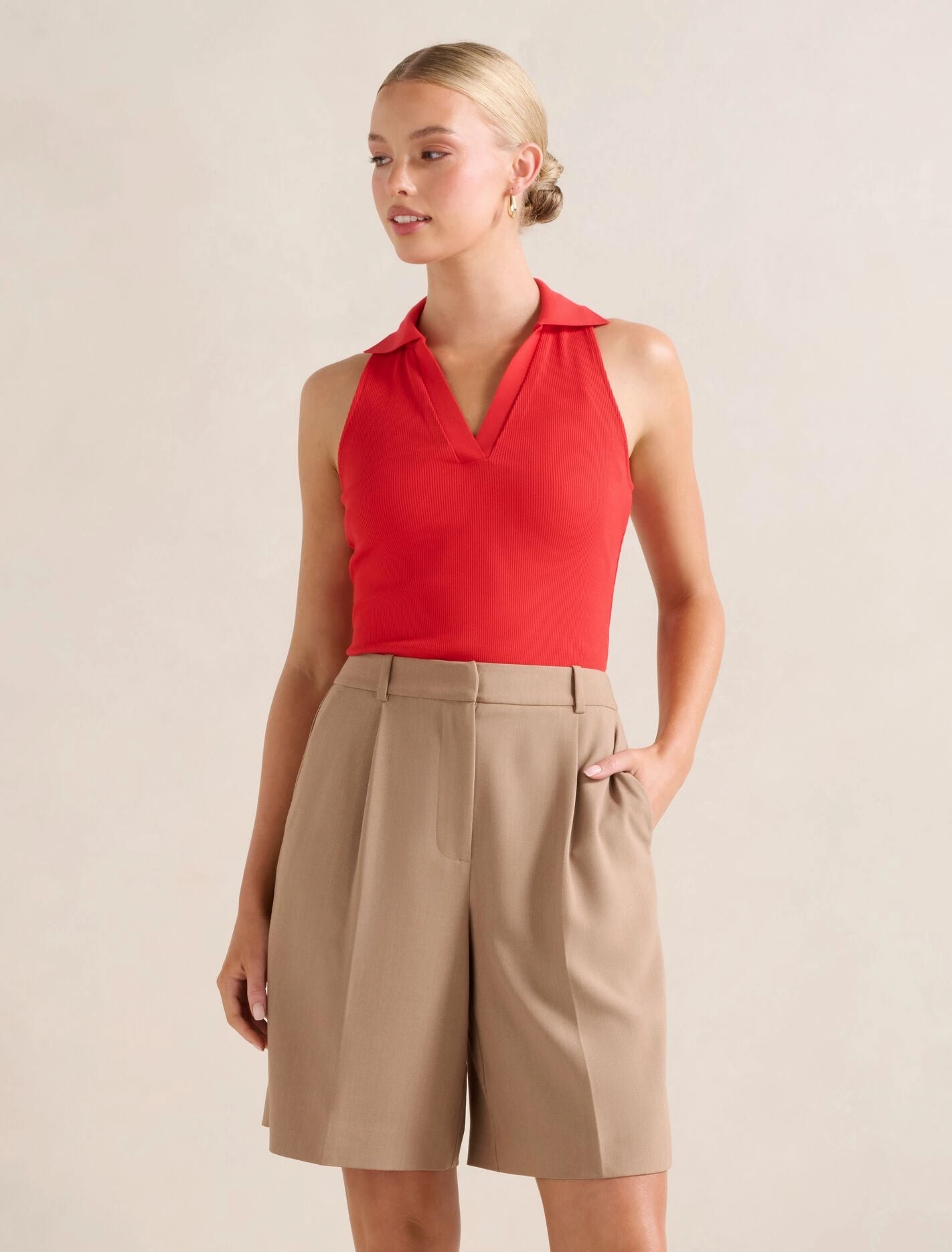 Clover Collared Halter Top Buttonless Closure Street Style