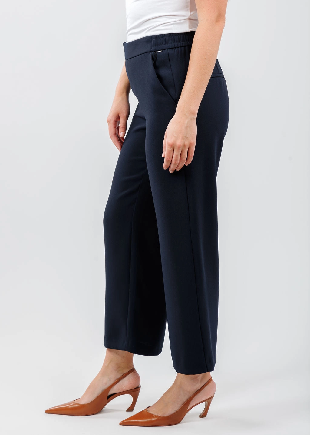 Comfort Stretch Flat Lock Stitching Chiara Crop Floating Crepe Pants - Navy