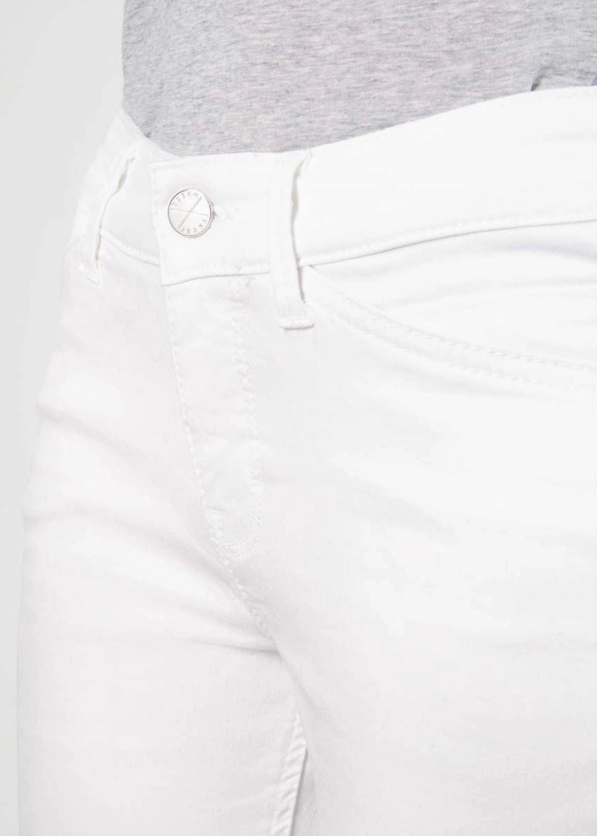 Dream Chic Crop Jean - White Comfortable Cut ErgonomicArticulatedDesign