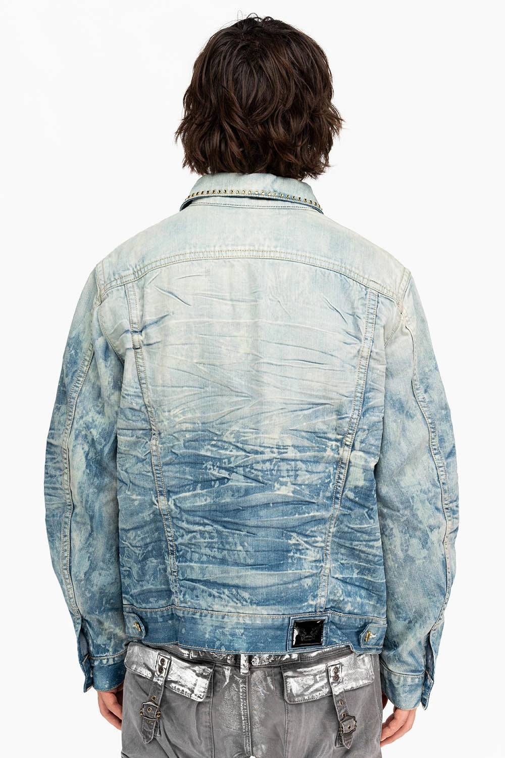 DENIM JACKET IN VINTAGE BLUE WITH CRYSTALS Packable Feature
