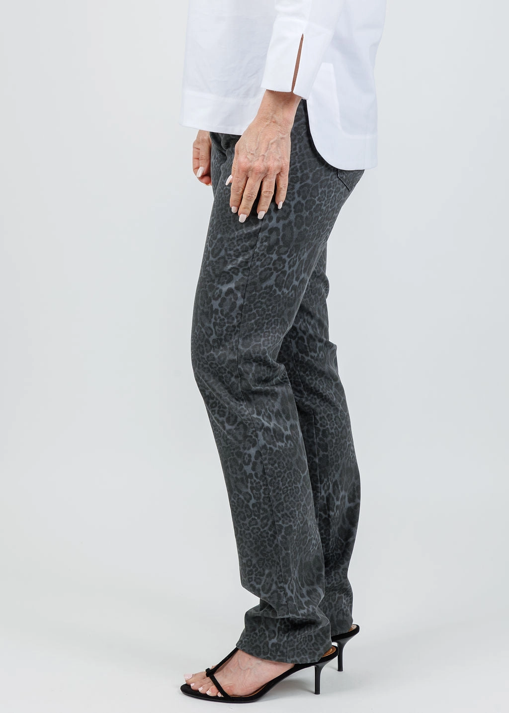 Dream Straight Jeans 32" - Light Grey Leopard Daywear