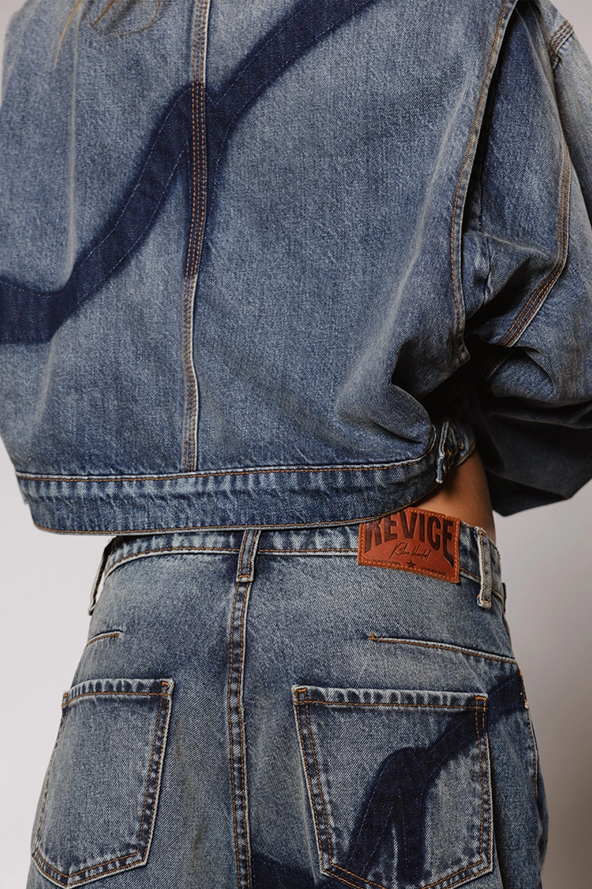 Heat Control NonRestrictiveCut Empire Jean / Overcast