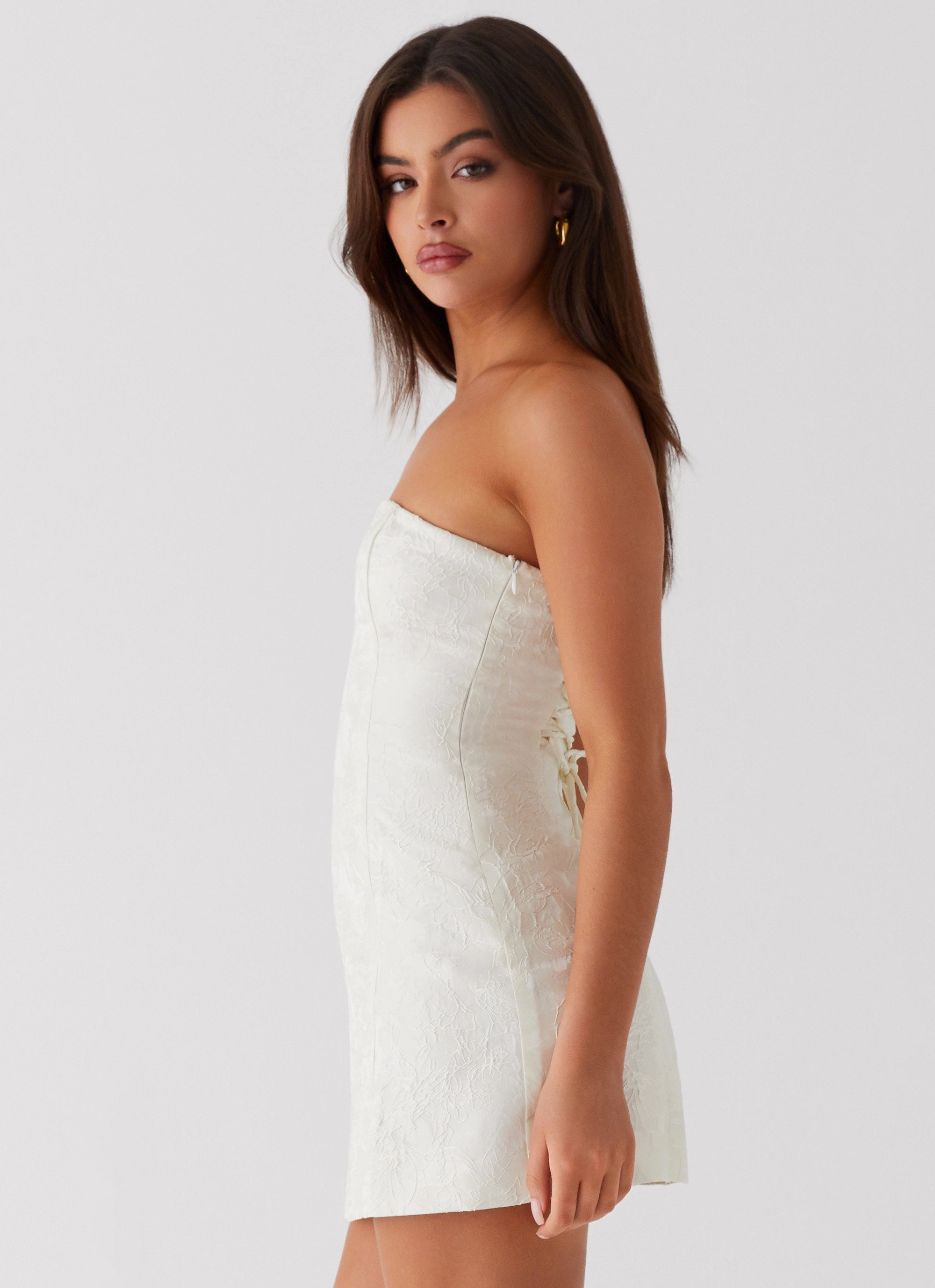 Satin-Finish understated look Eternity Strapless Mini Dress - Ivory