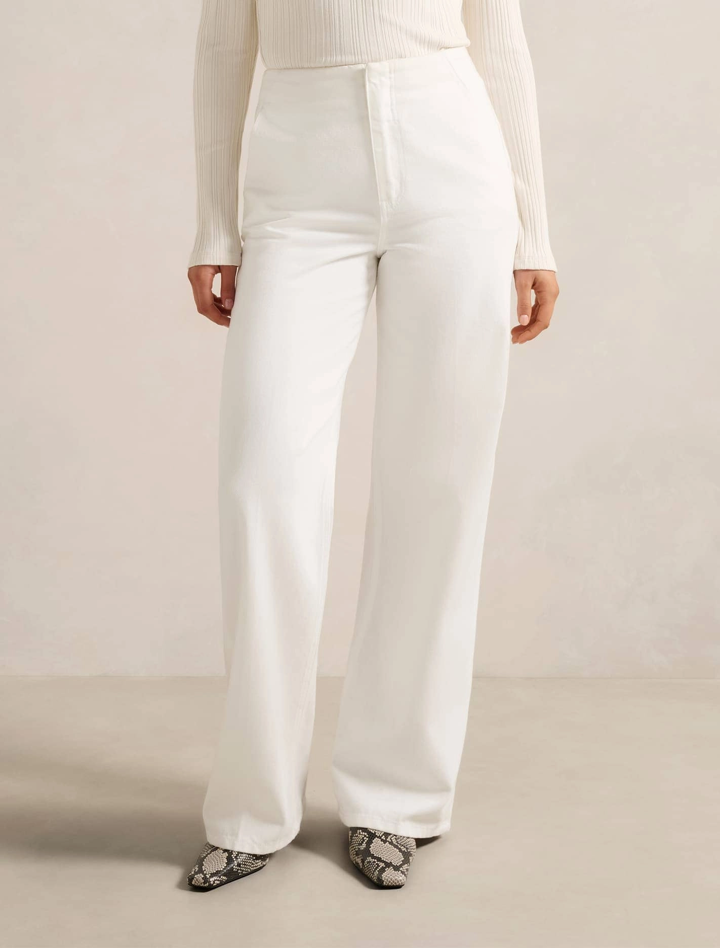 Quick Release Buckle Mid-rise fit Beth Wide Leg Jeans