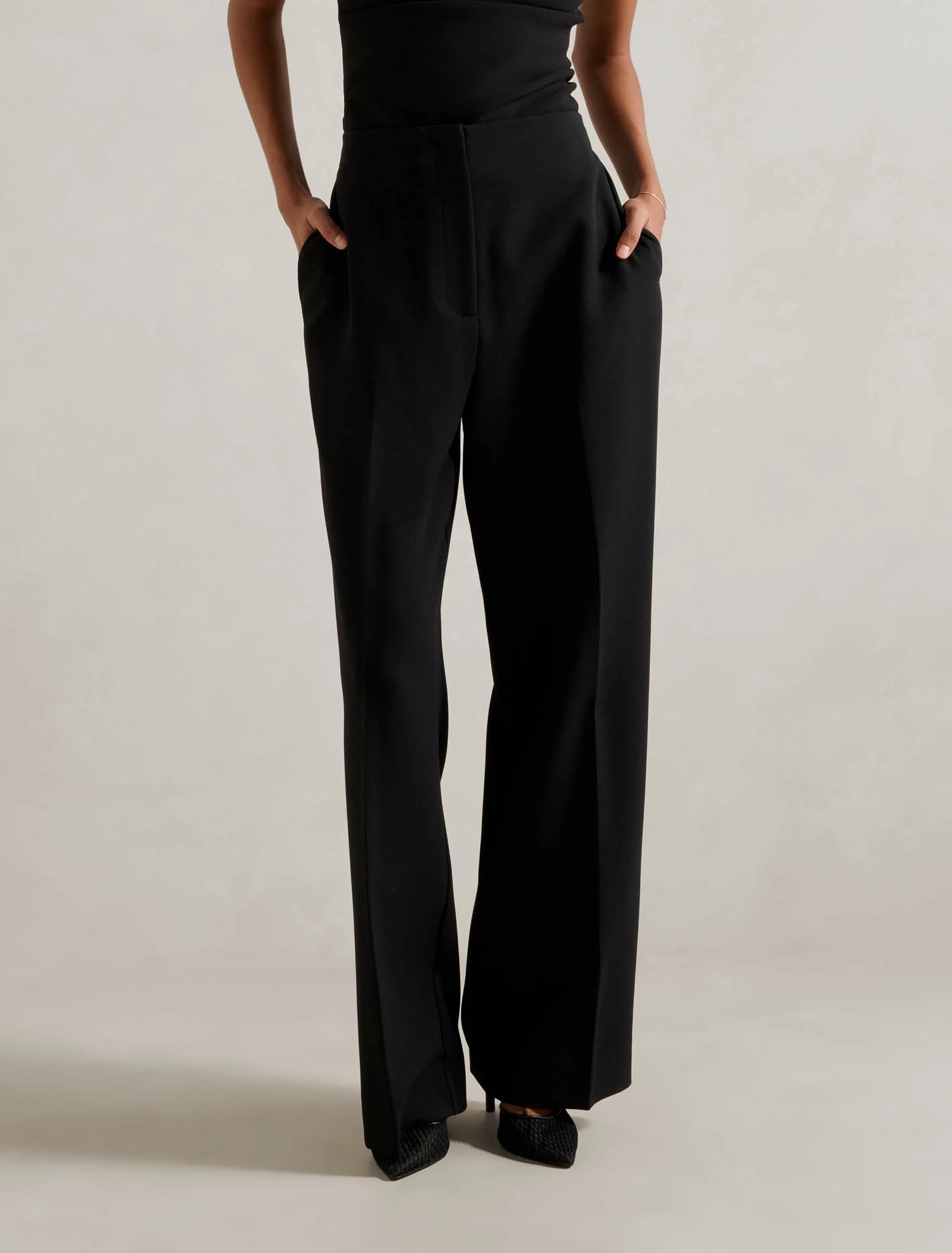 Softened Hem Comfortable Look Fiora Petite Straight Pants