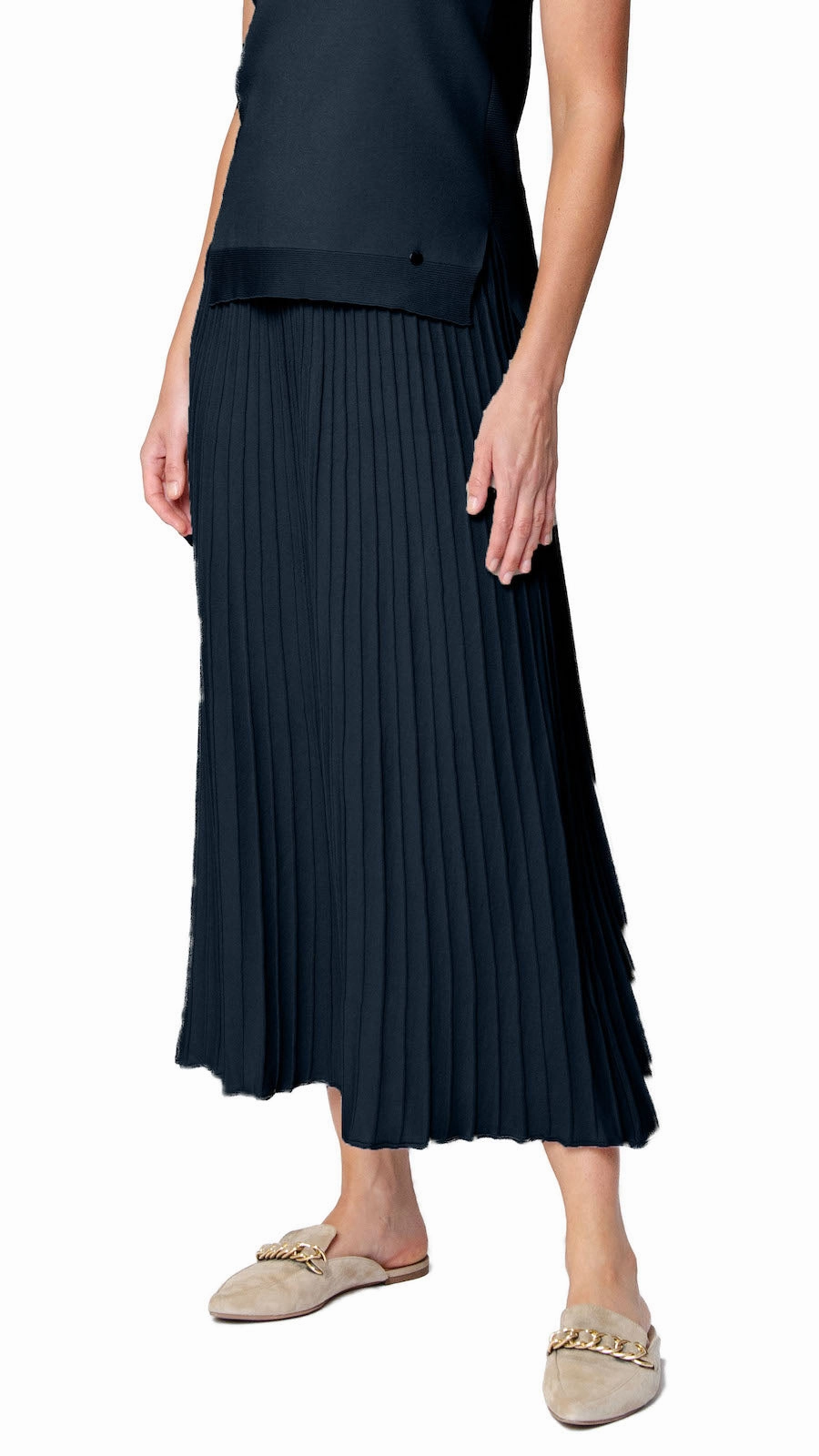 High Street Chic Shopping Trip Geraldina Pleated-Knit Maxi Skirt - Dark Navy
