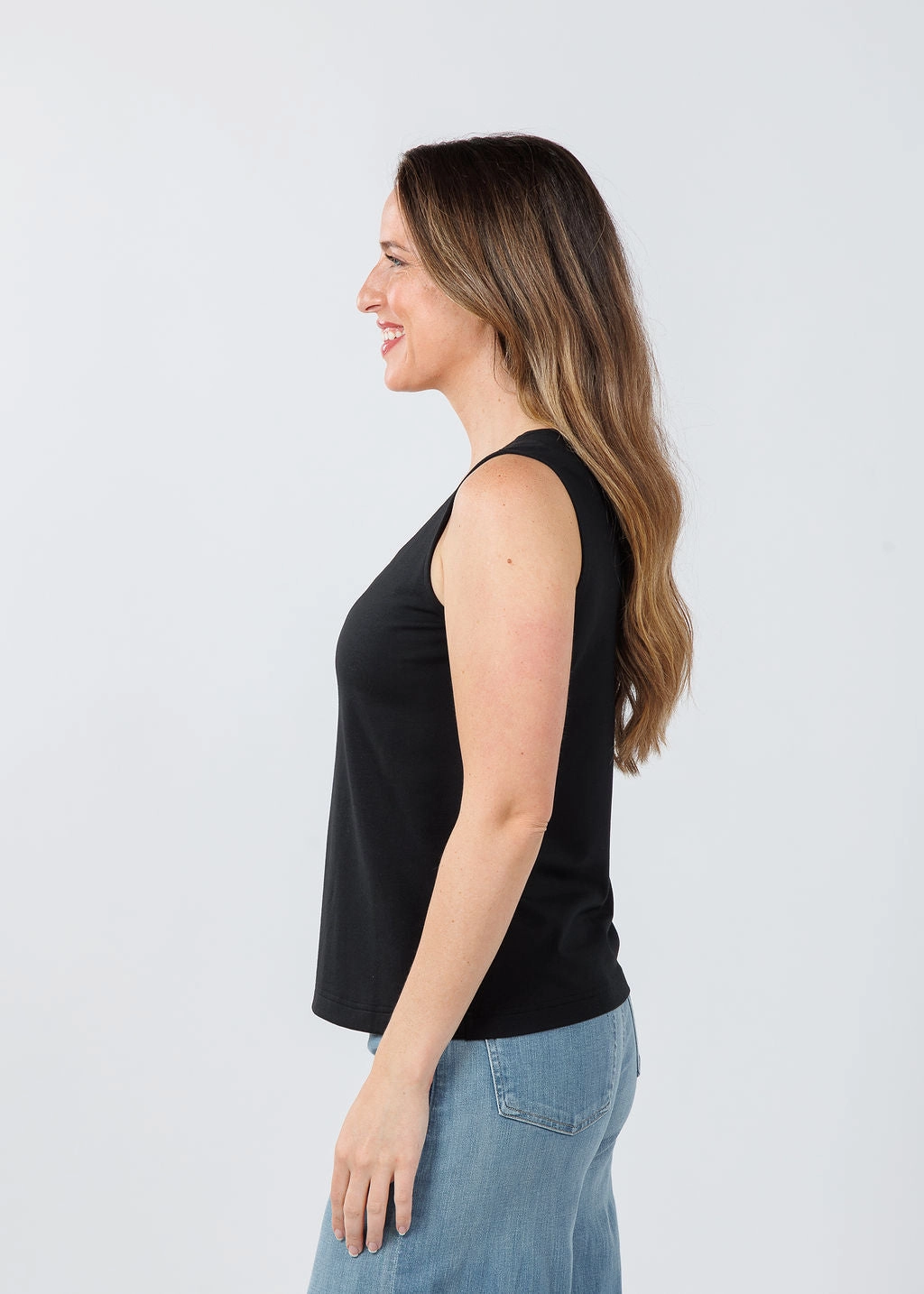 garden party Sleeveless Scoop Tank - Black