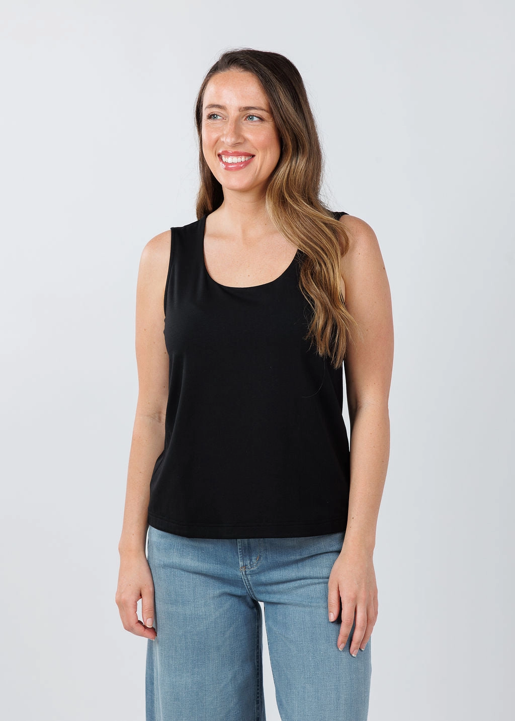 Sleeveless Scoop Tank - Black tailored look Anti Pilling Finish