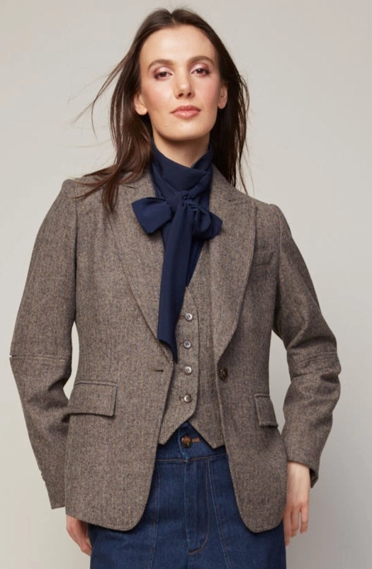 Hunter Single Breasted Tweed Blazer With Elbow Detail - Java Drop Tail Hem Heavy Duty Buckle