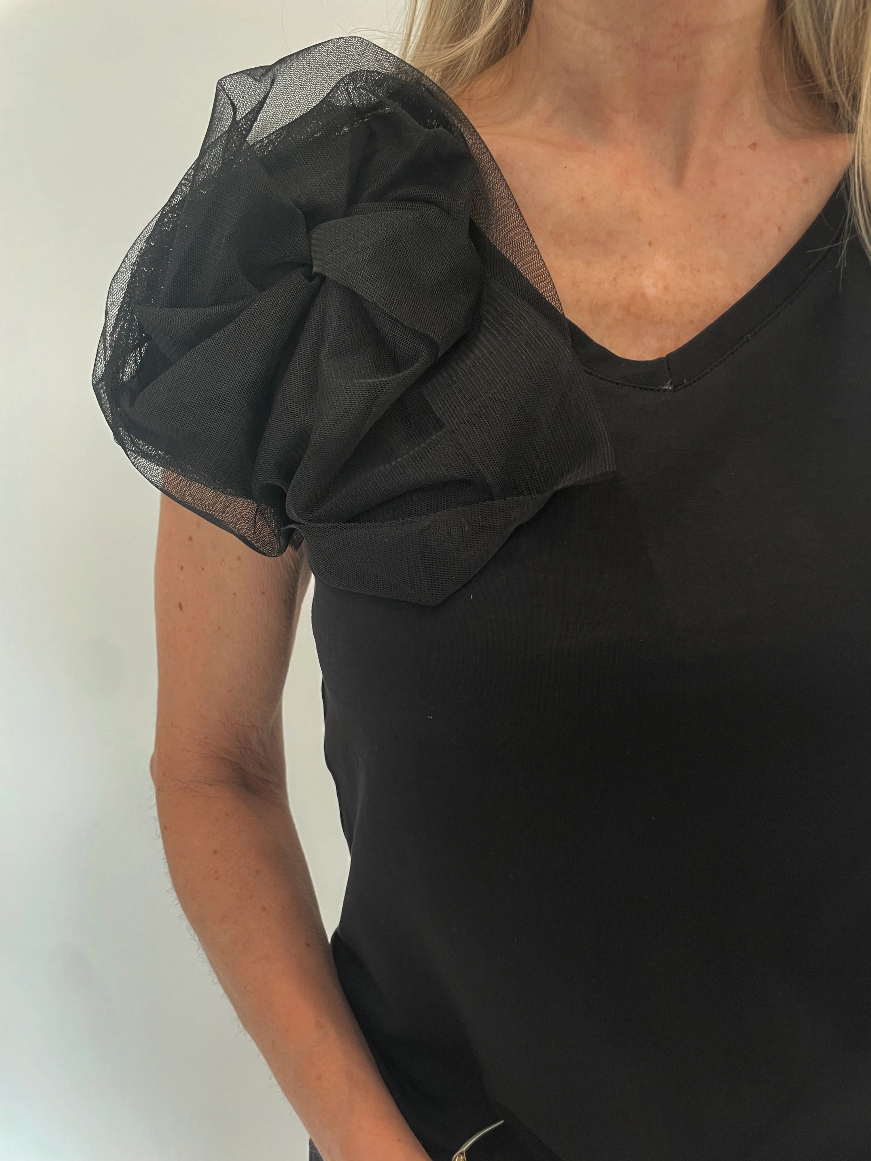 Polka Dot Geometric Design Inca Flower Top - Black