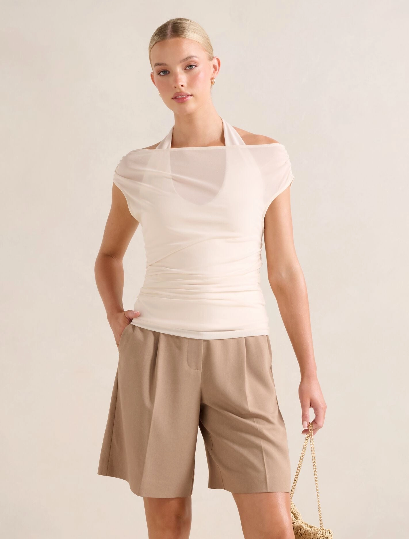 Bonded Seam Innovation HiddenVentilationPockets Aria Tipped Mesh Halter Top