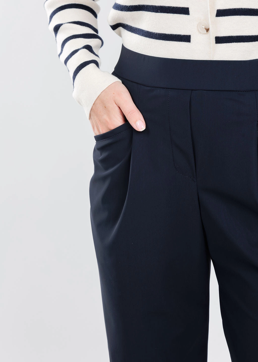 Liliana 7/8 Pants with Pocket - Marine Ultimate Wear Anti Pilling Treatment