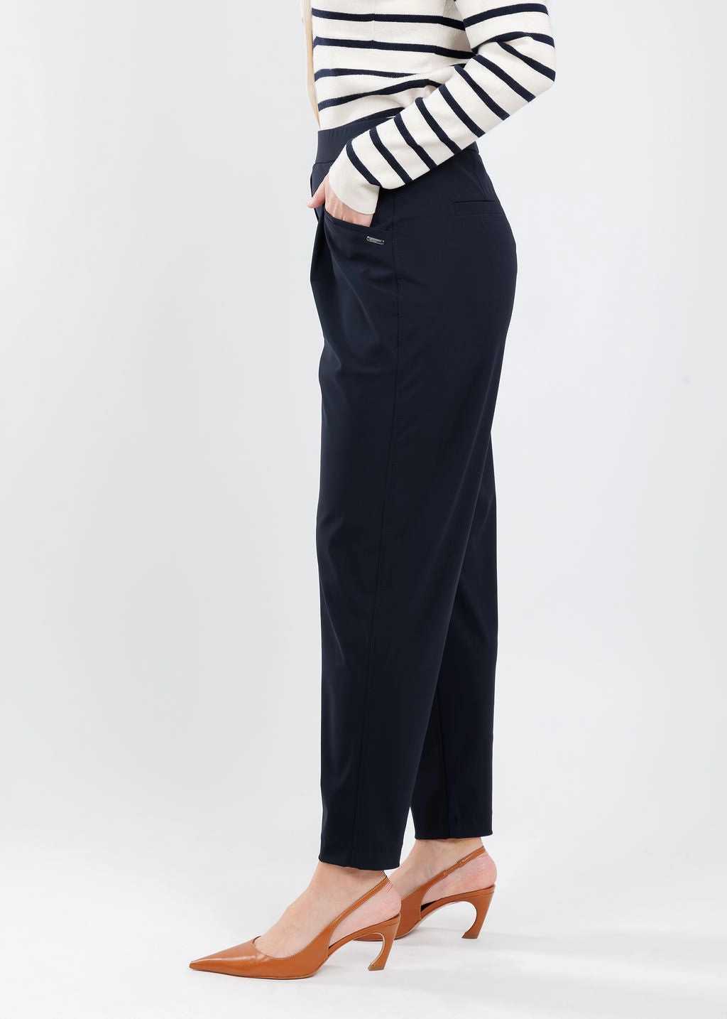 Liliana 7/8 Pants with Pocket - Marine Ultimate Comfort
