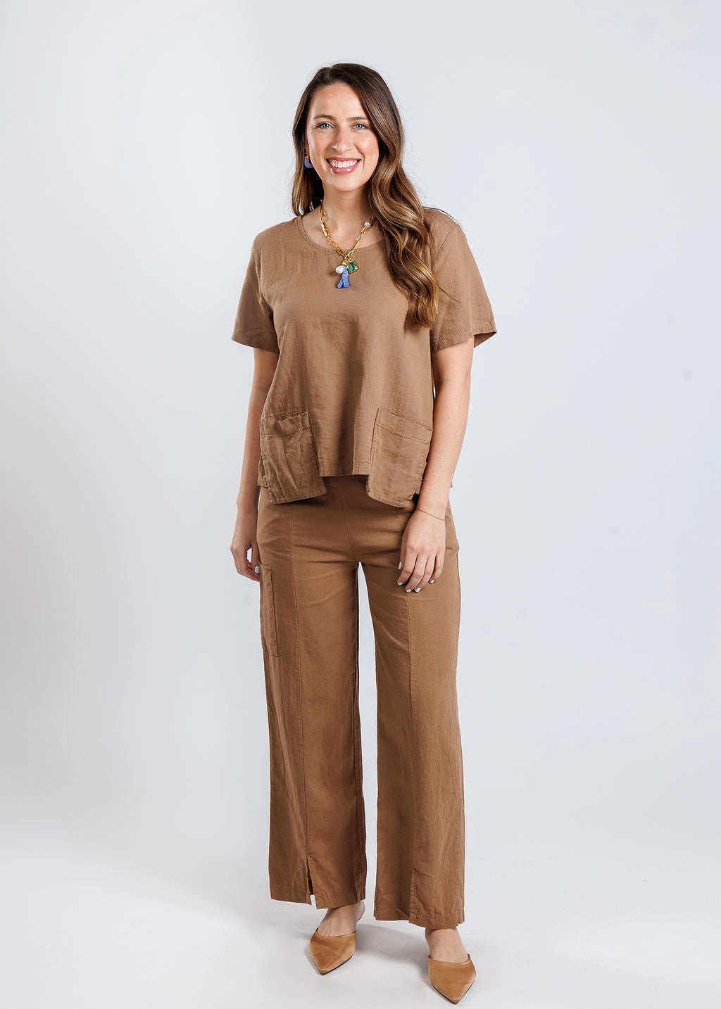 Linen Pocket Top - Hazelnut Adjustable Cuff Closure