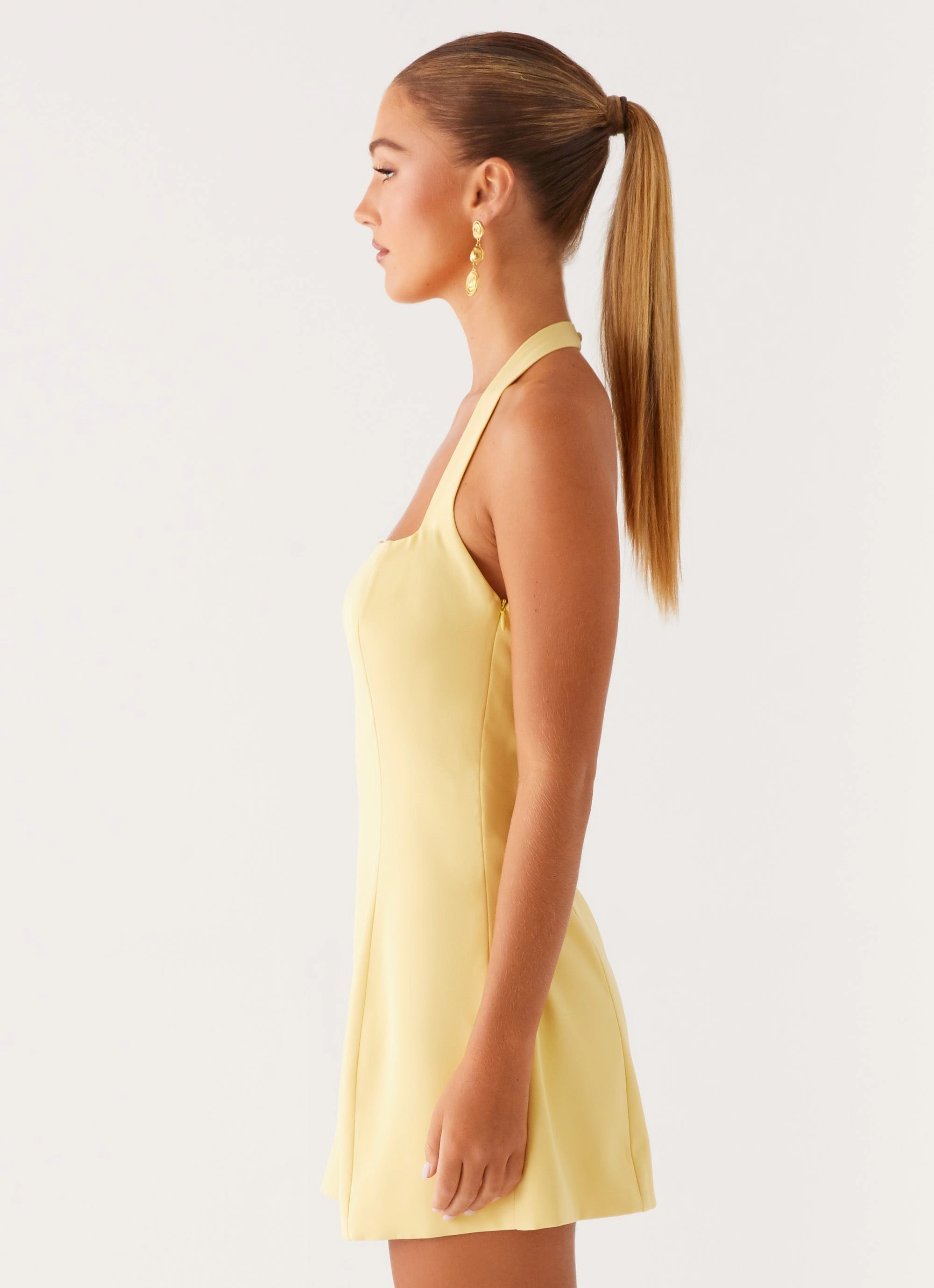 Remi Halter Mini Dress - Yellow Effortless Fit