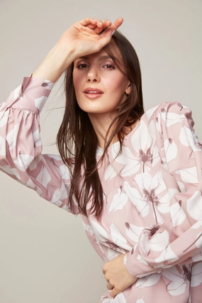 Fall Fashion Chambray Fabric Bree Popover Blouse With Shirring Detail - Floral Rose