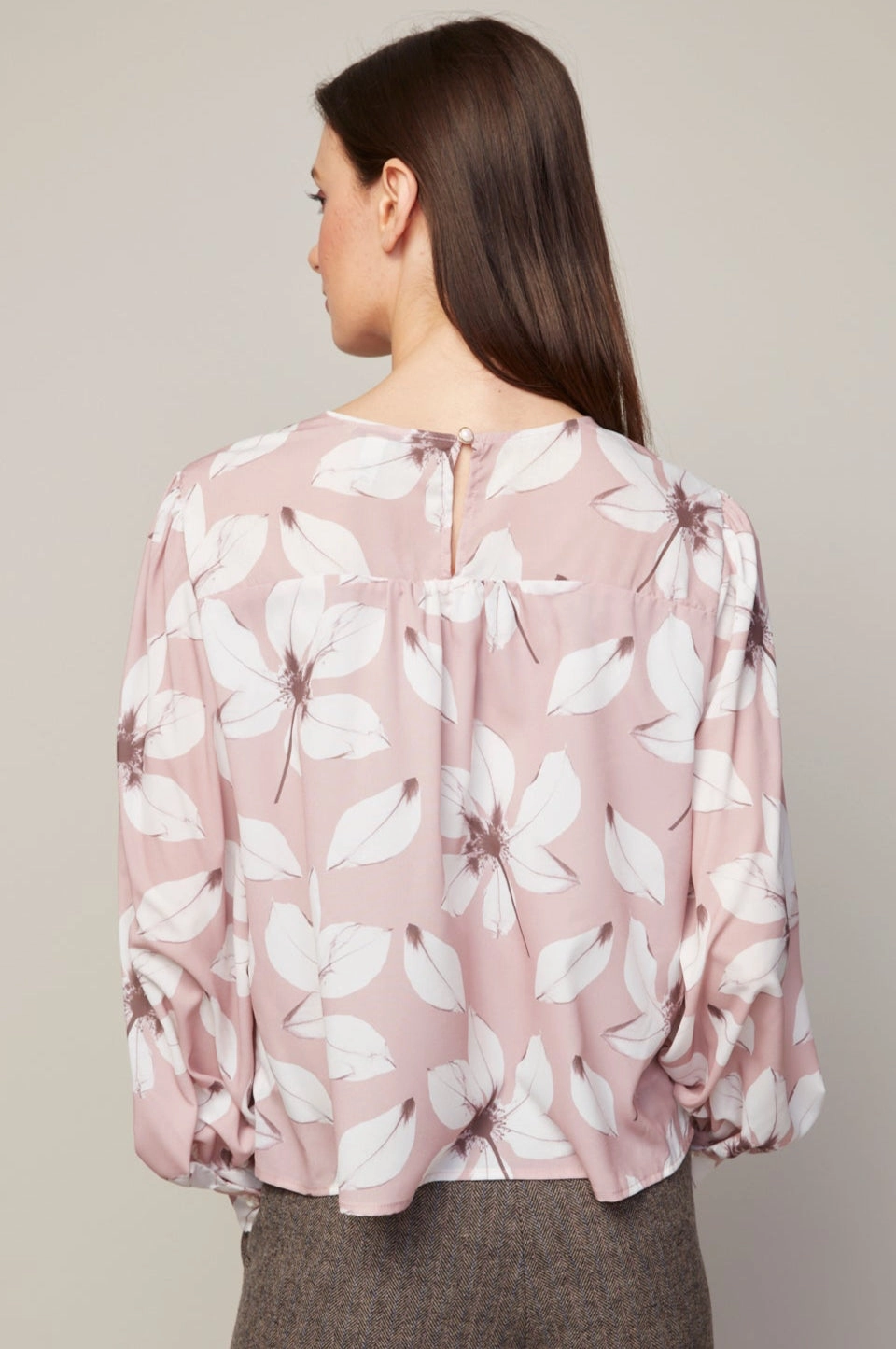 Bree Popover Blouse With Shirring Detail - Floral Rose Casual Sophistication