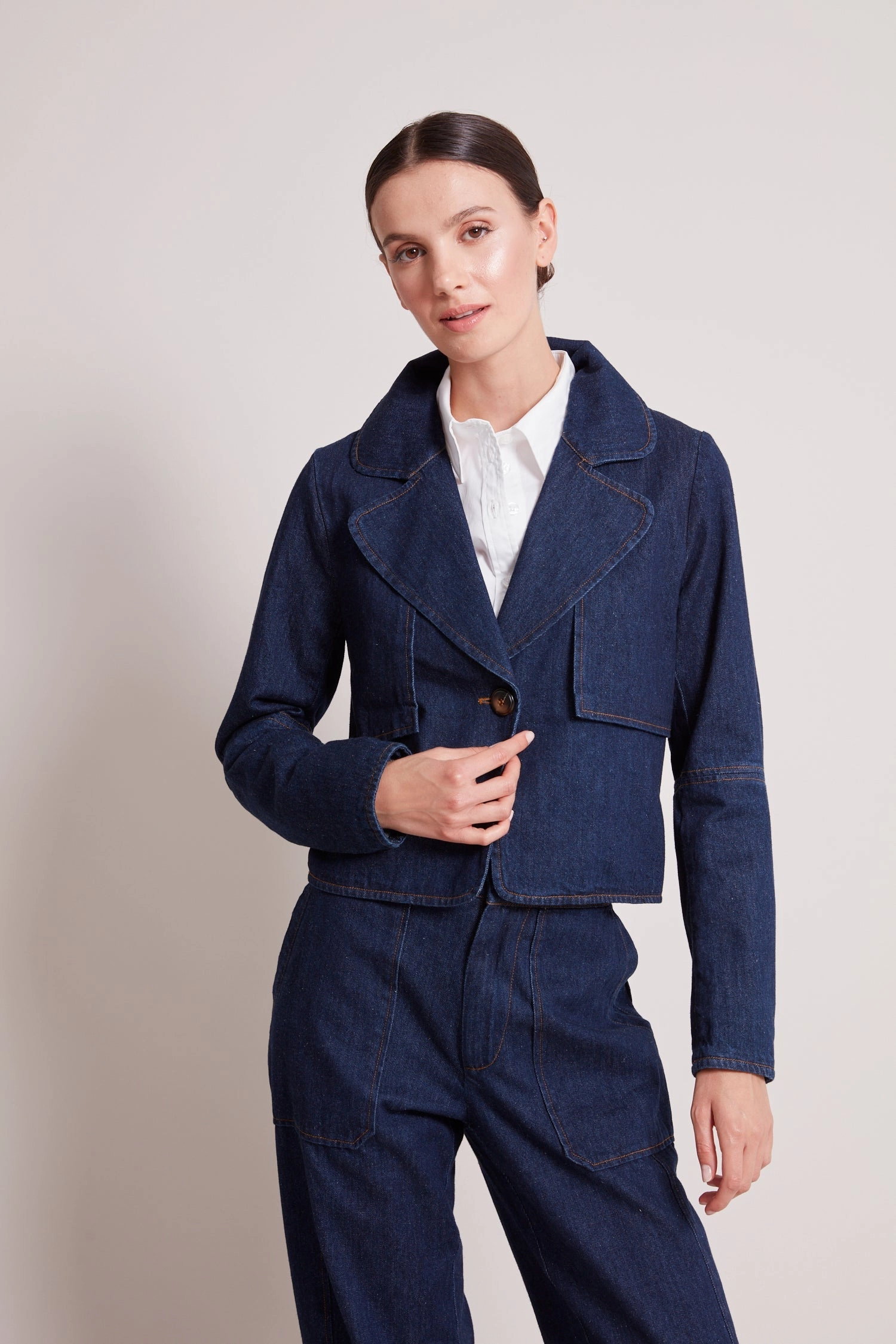 Ninon Short Denim Jacket With Button Closure - Dark Denim Seamless Bonding