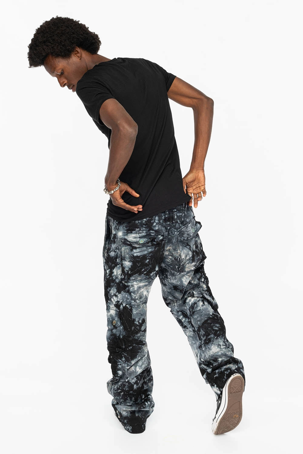 ORIGINAL ROBIN??S JEAN CALL OF DUTY CARGO PANTS IN CRYSTAL TIE DYE BLK Layered Basics Style Match