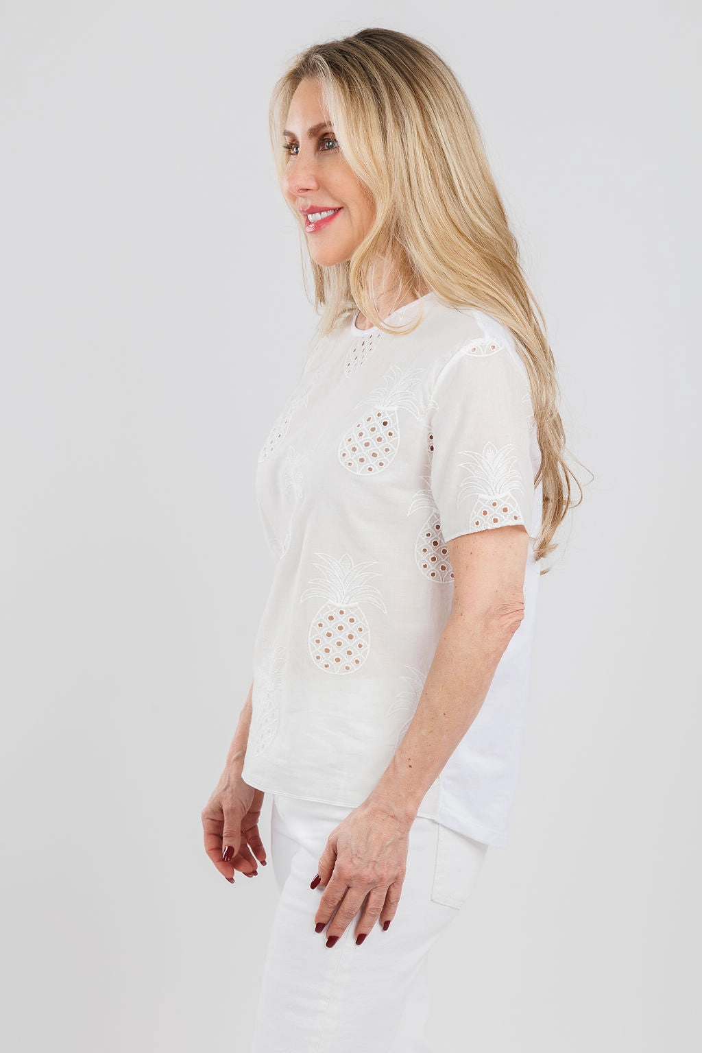 UV Protective Fabric Wrinkle Free Care Pi?a Bordada Tee - White