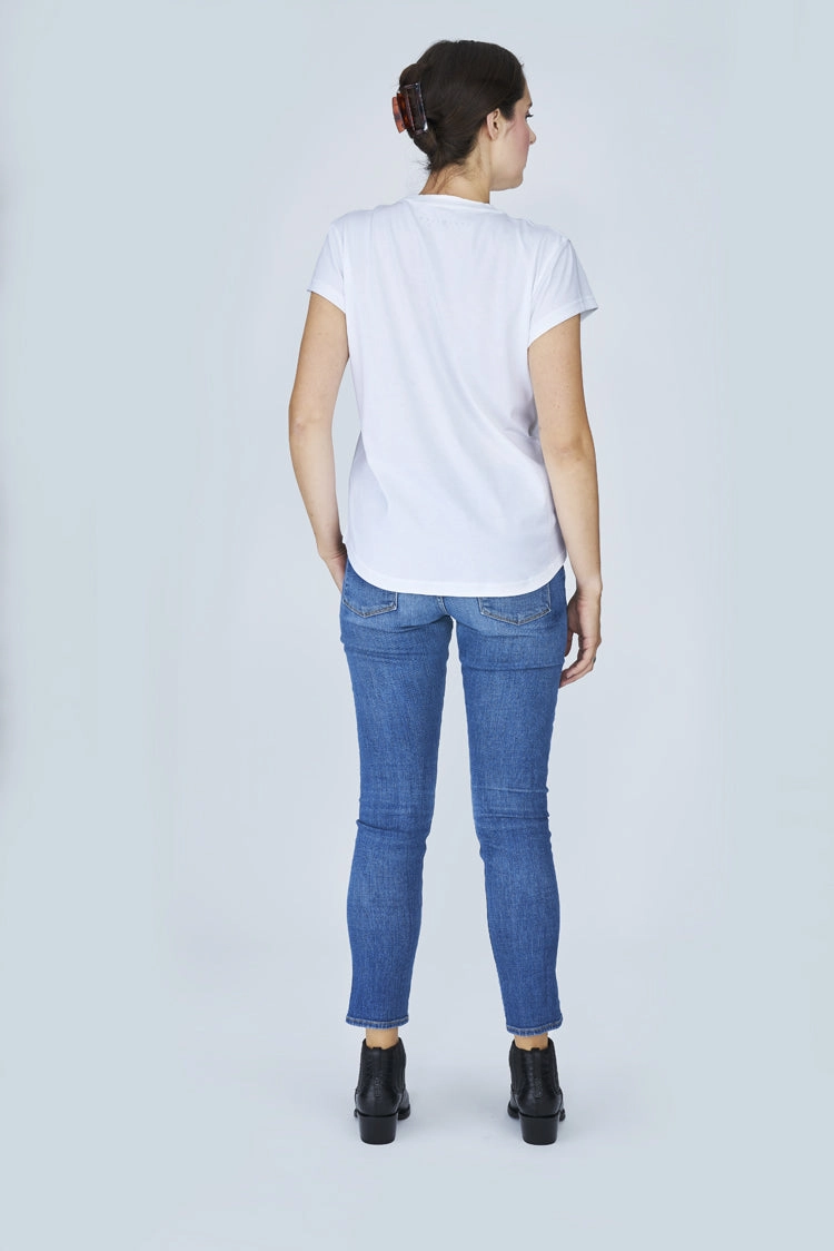 The Viv T-Shirt - Magazine Rack Affordable Luxury