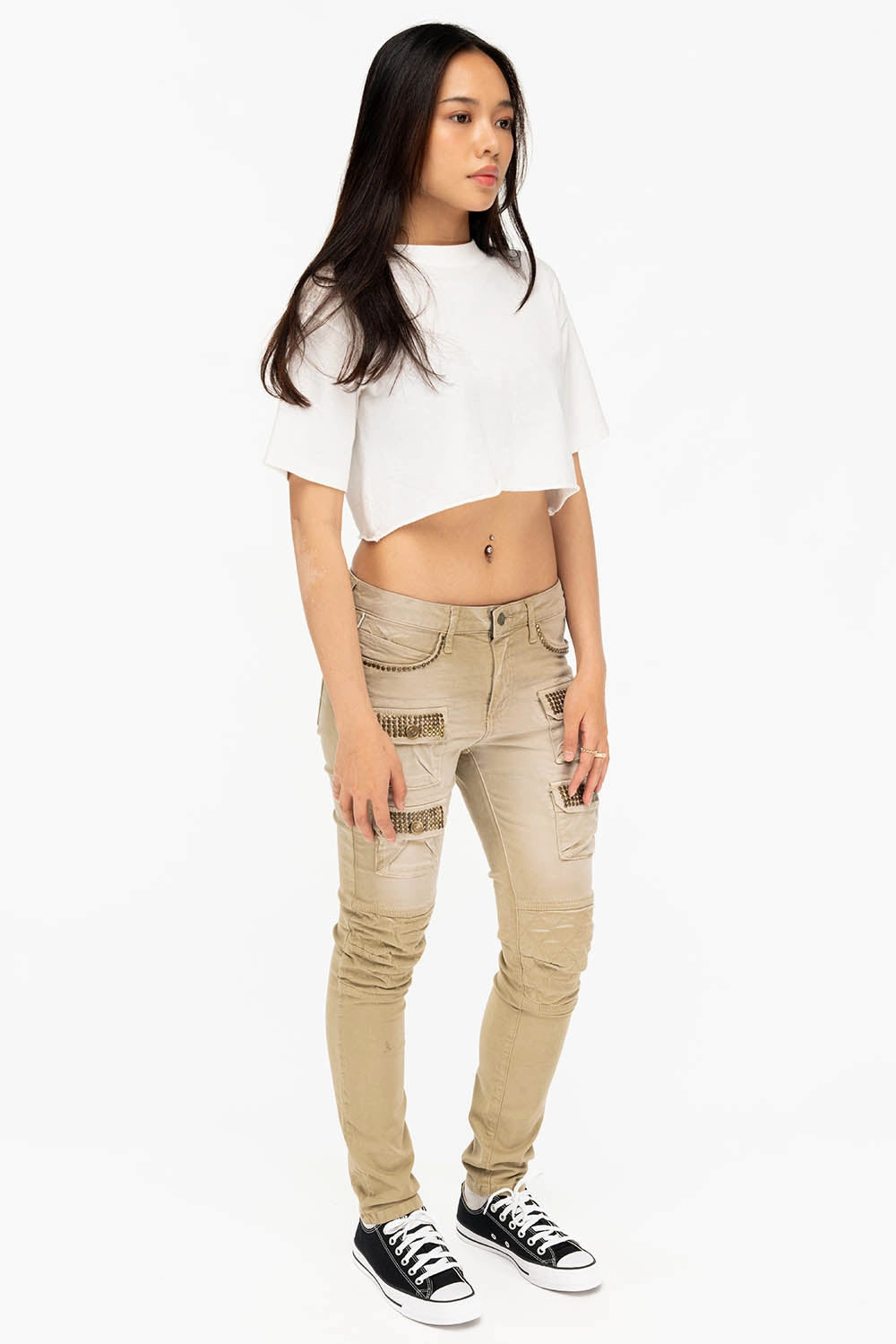 ROBIN'S WOMENS SKINNY UTILITARIAN JEANS IN SULFUR SAND WASH WITH STUDS Modern Earthy Timeless casual