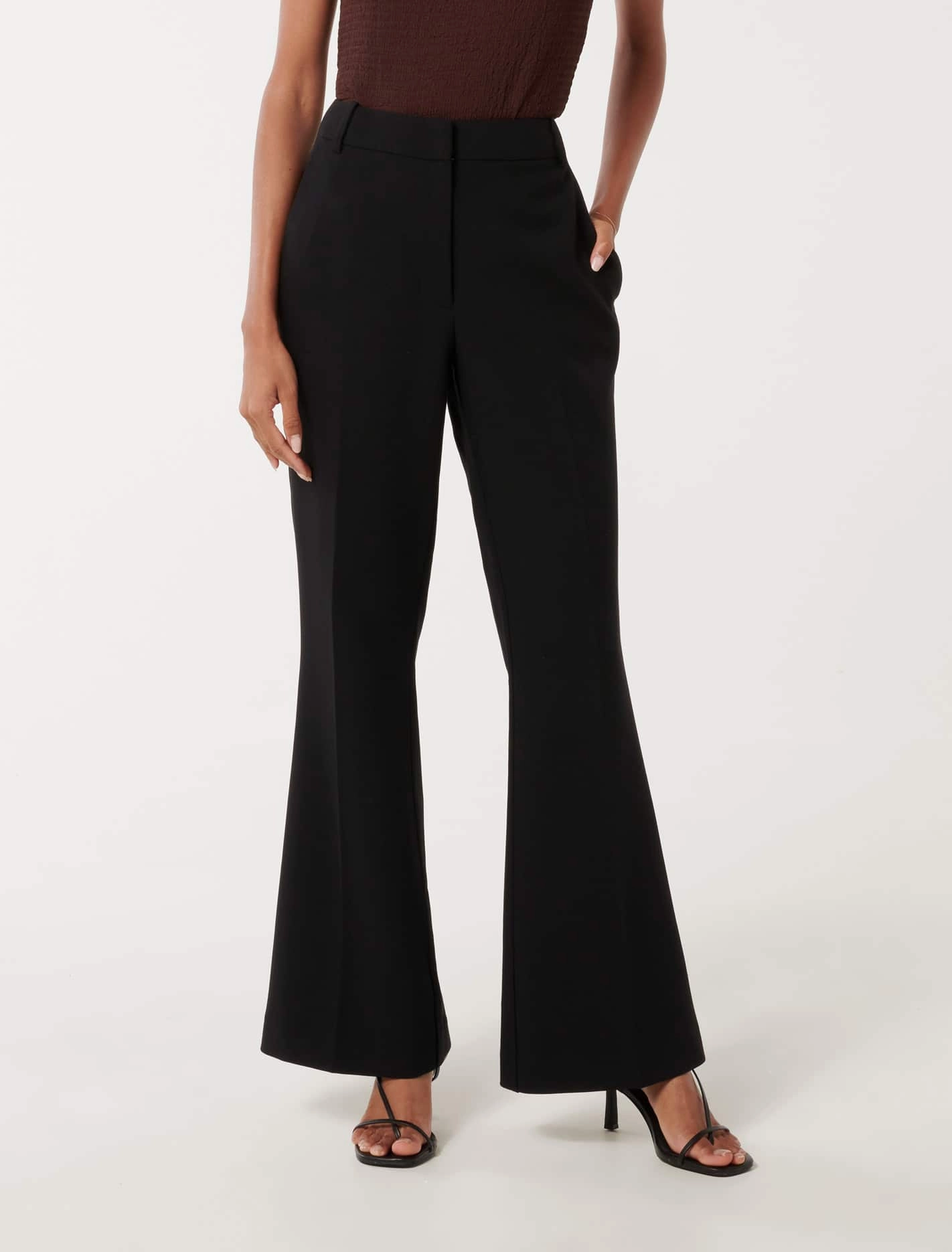 Seamless construction Minimal Cut Clara Petite Bootleg Pants
