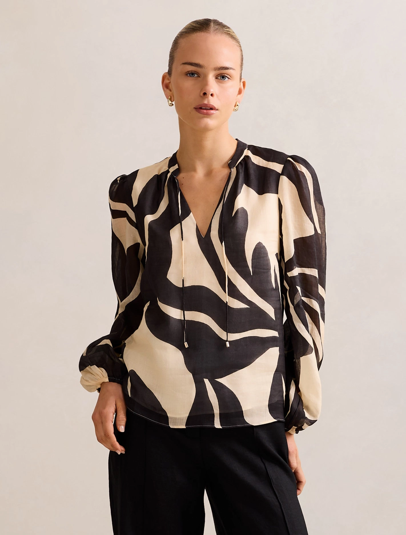 Romina Raglan Blouse Silicone Print Detail