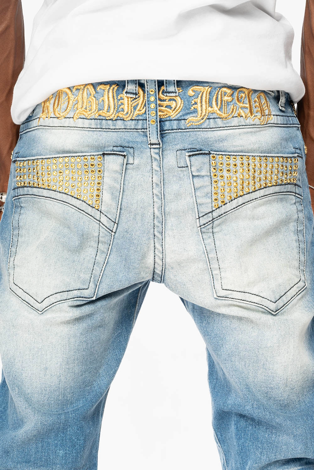 SKINNY JEAN IN BLUE 5D LIGHT WASH EMBELLISHED WITH AURUM CRYSTALS Casual Friday Parent Style Travel Outfit