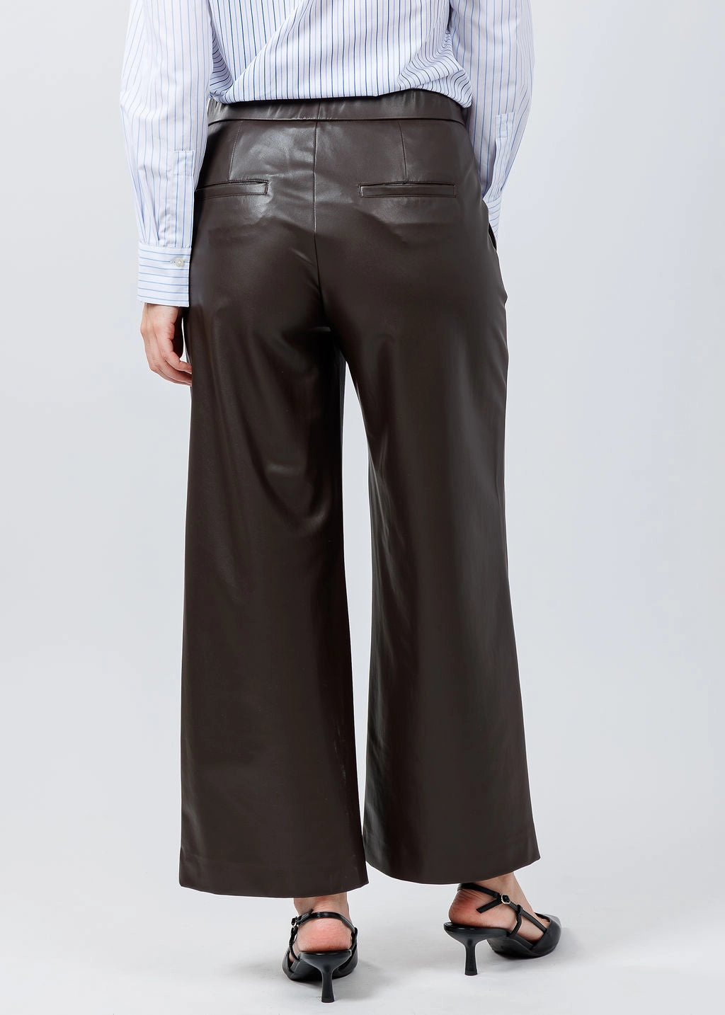 Street Utility Palina 6/8 Vegan Leather Culotte Pants - Tabak