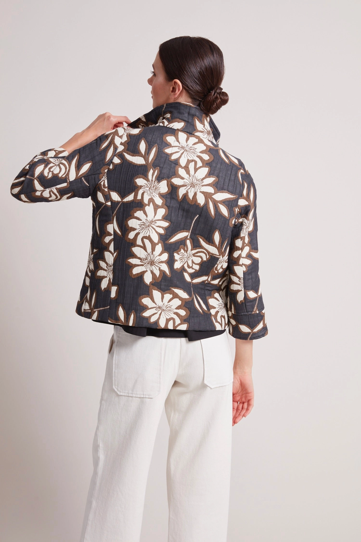 Noise Free Material Tenley Quilted Jacquard Jacket - Creamy Floral