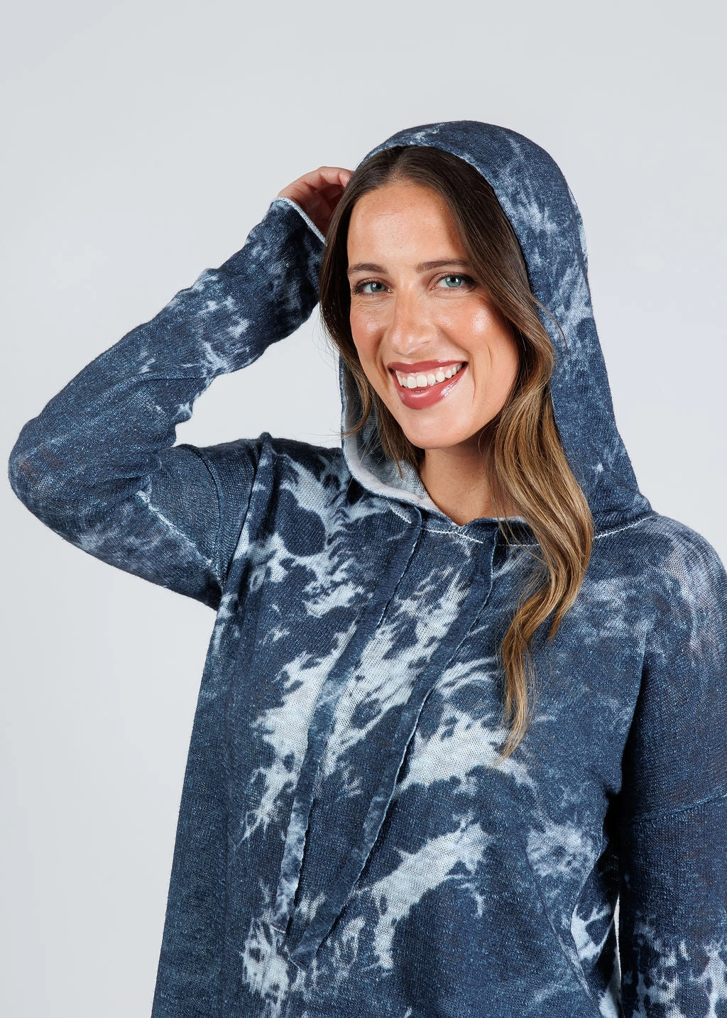 Cozy Stretch Fit Light Reflective Yarn Tie Dye Hoodie - Denim