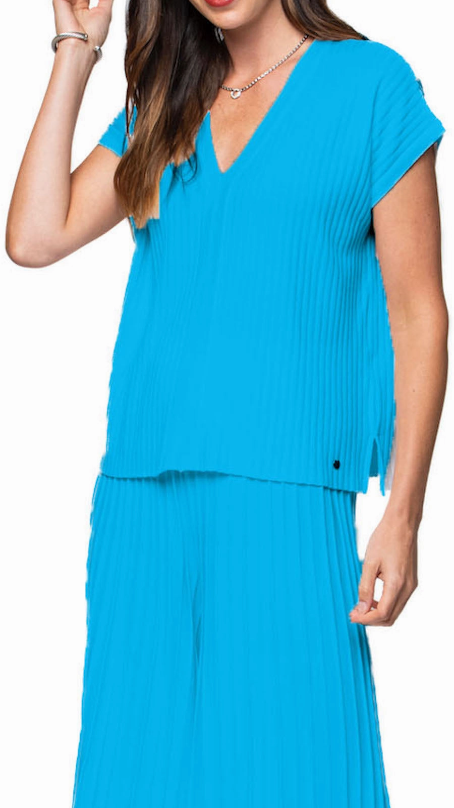 Vivi V-Neck Drop-Shoulder Top - Turquoise Rooftop Bar Durable Buttons