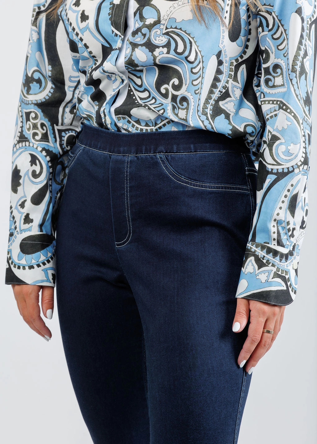 Wind Resistance Joey Crop Jeans - Indigo